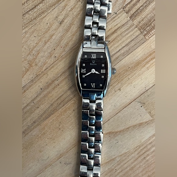 Bulova Ladies Watch Abalone Dial Stainless Bracelet Hidden Clasp 96C97 - Picture 4 of 15